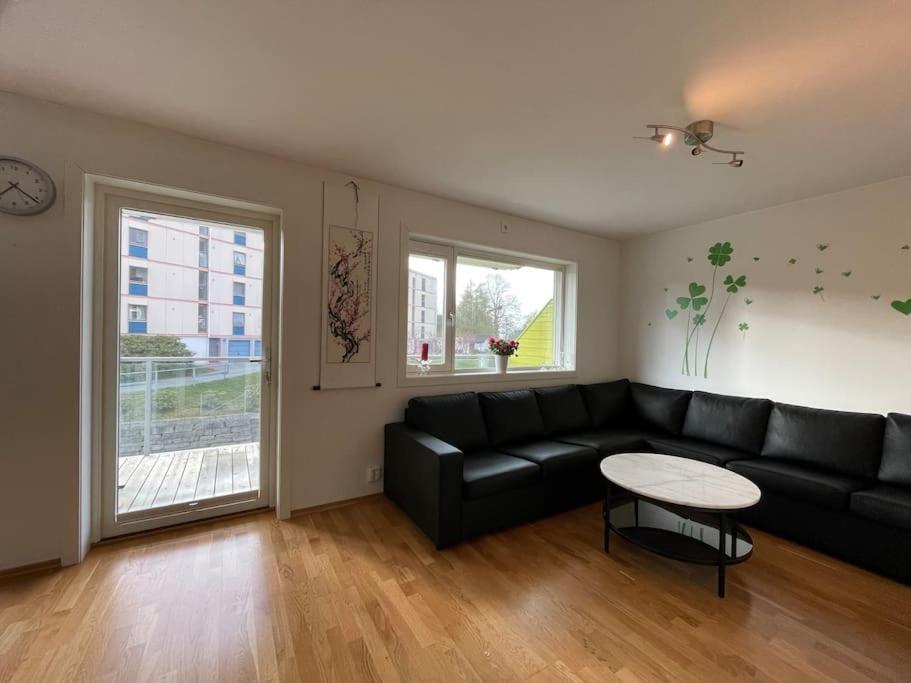 3 Sleeping Rooms For 82M2 Which Direct Traffic To Airport And City Center Bergen Exteriör bild