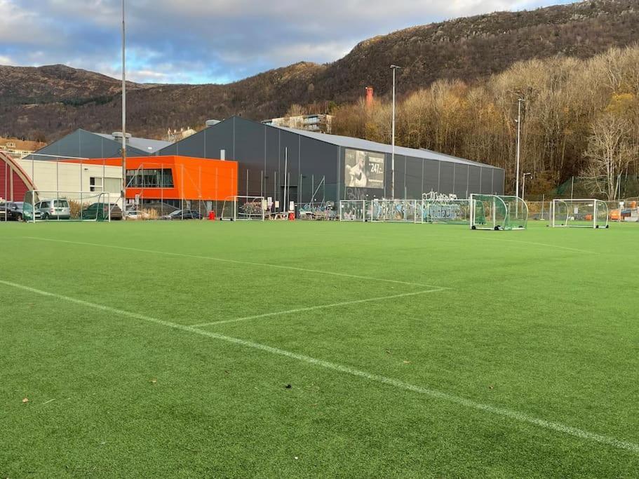 3 Sleeping Rooms For 82M2 Which Direct Traffic To Airport And City Center Bergen Exteriör bild